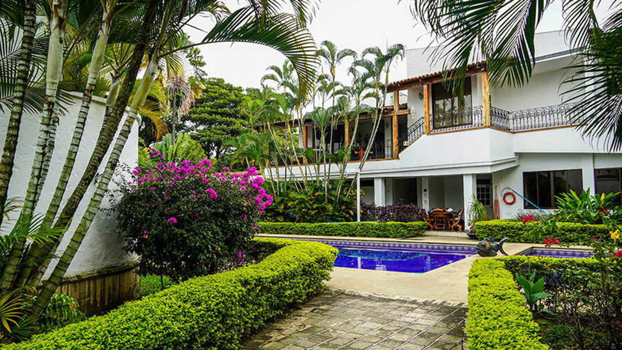 Villa Casuarinas Hotel